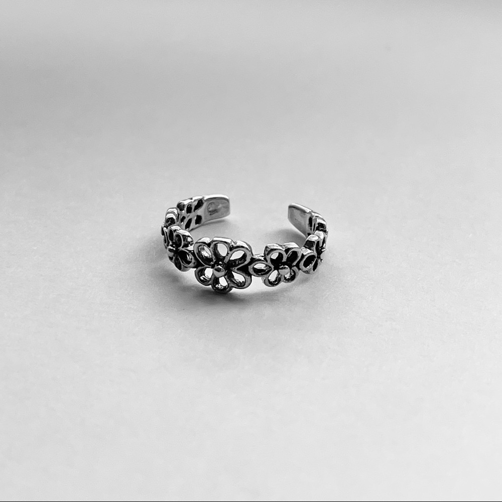 Sterling Silver Flower Toe Ring, Silver Ring, Mid… - image 4